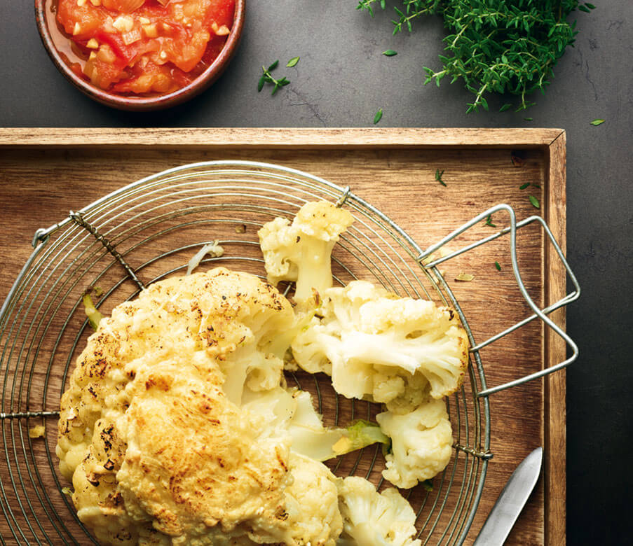 Gegrillter Blumenkohl mit Heumilch-Bergkäse