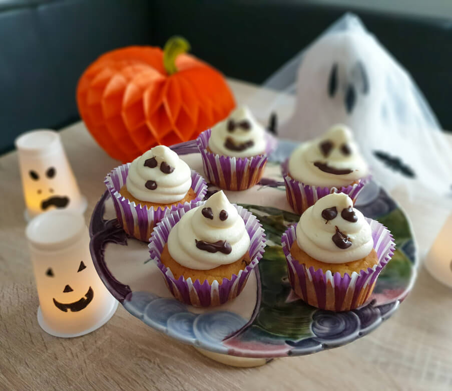 Heumilch-Gespenster-Cupcakes zu Halloween