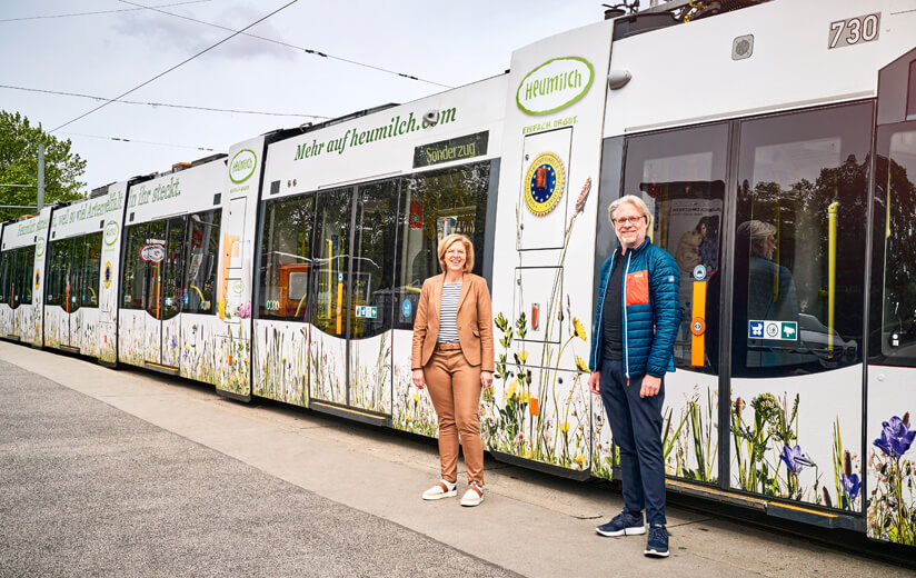 Per Tram in die Stadt: Heumilch bringt Artenvielfalt nach Wien