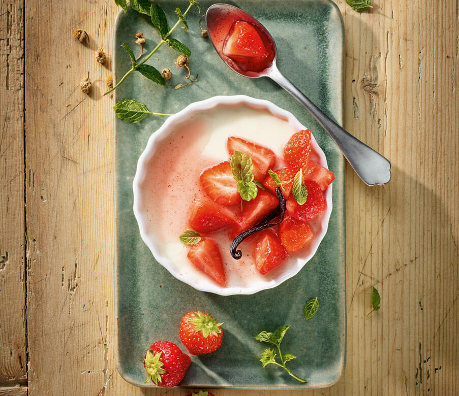 Heumilch-Buttermilch-Pannacotta mit Kamille