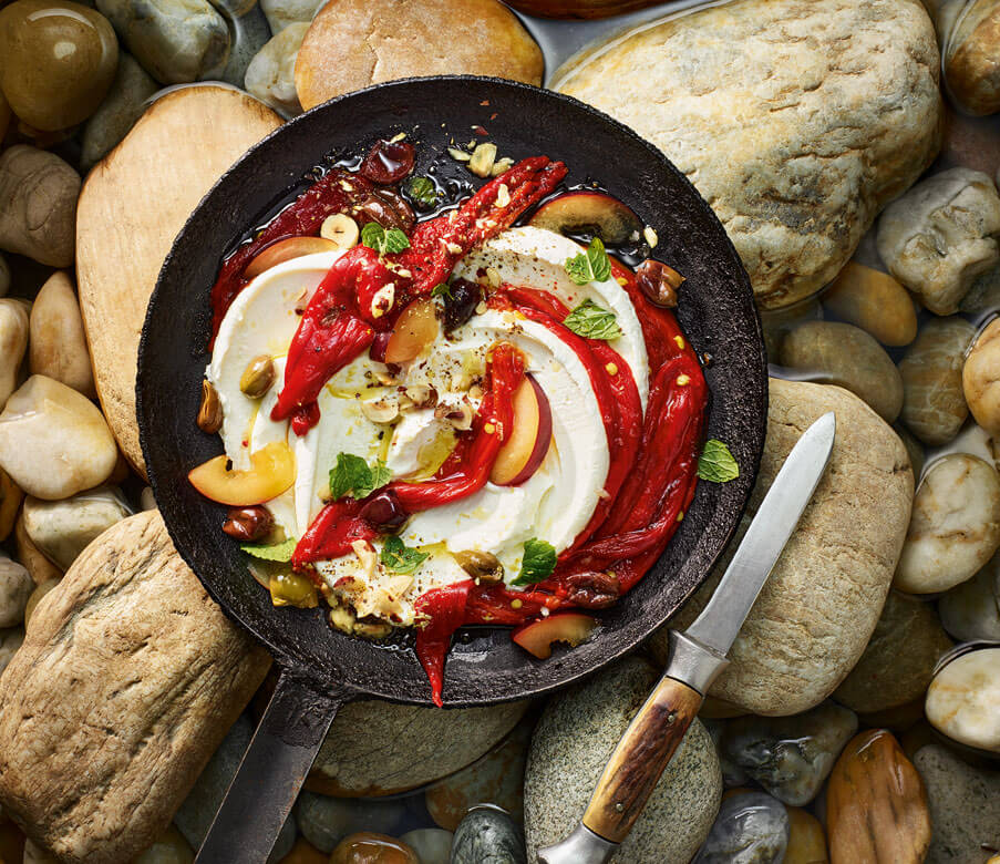 Gegrillte Paprika mit Labné aus Heumilch-Joghurt