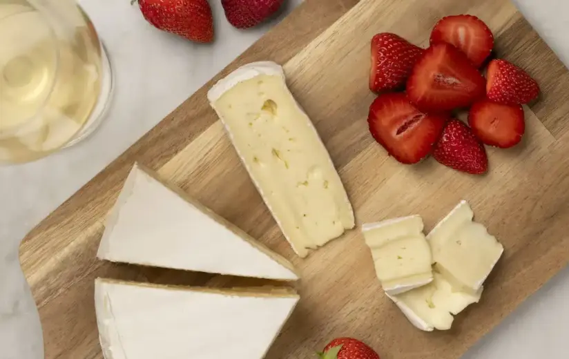 Heumilch-Käse des Monats Juni: Camembert für laue Sommerabende