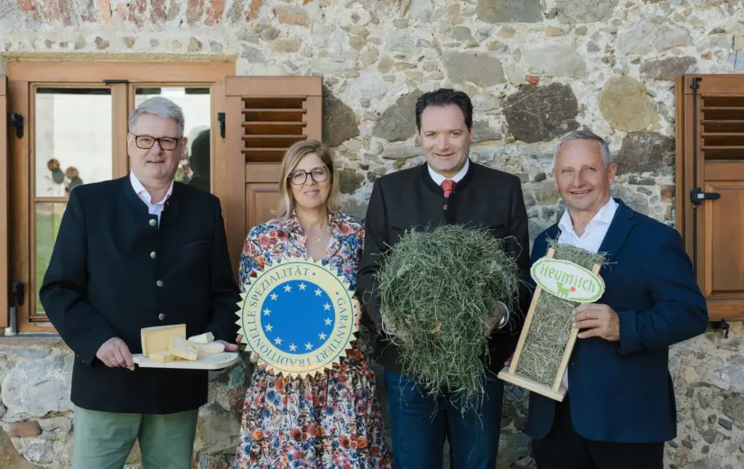 10 Jahre EU-Gütesiegel Österreich: Heumilch steht für traditionelle Fütterung und geprüfte Qualität